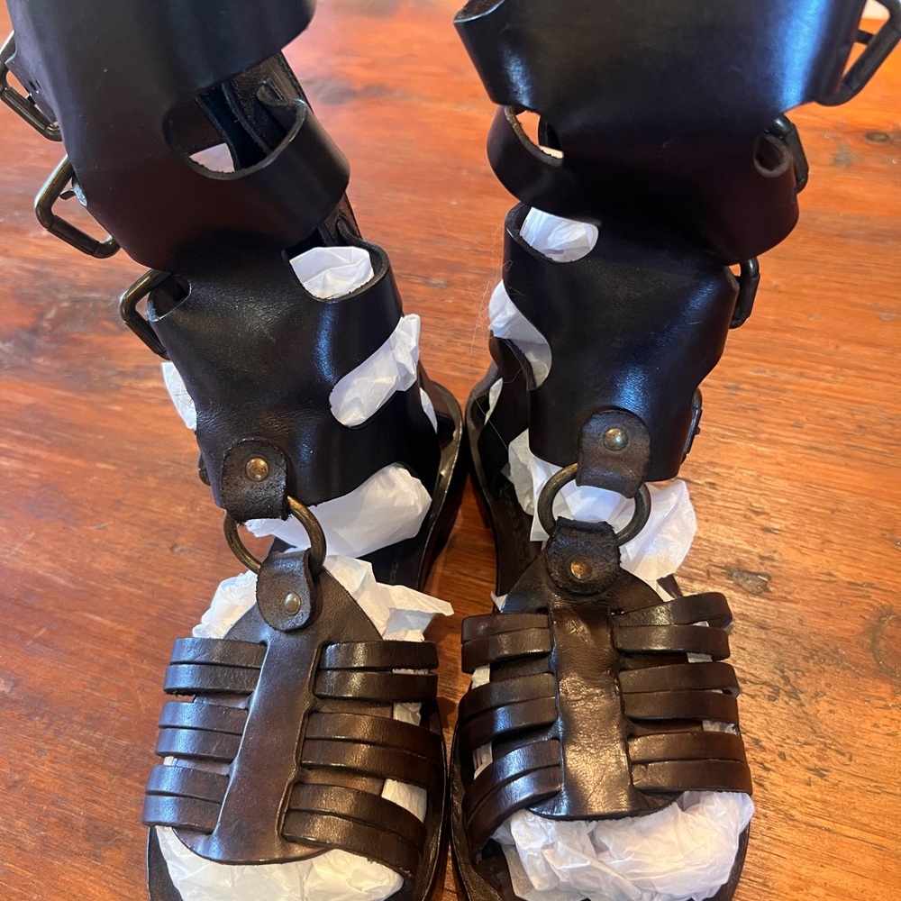 Emozioni Gothic Gladiator Black Leather Sandals